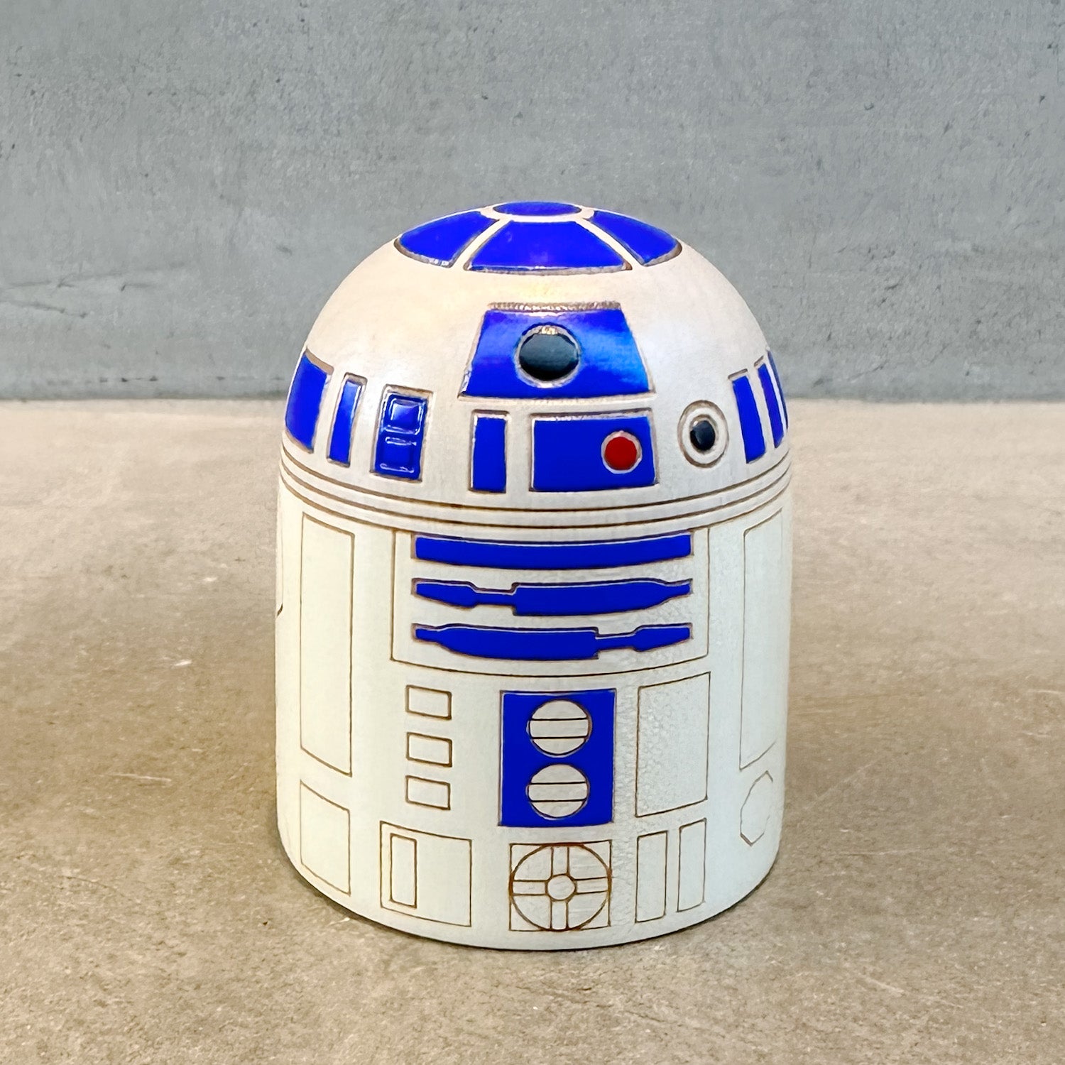 STAR WARS R2-D2 こけし 【 卯三郎こけし 】 – 栄山堂
