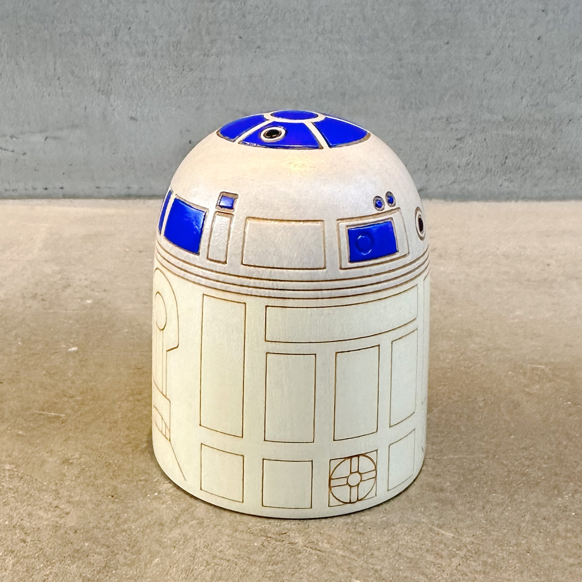 STAR WARS R2-D2 こけし 【 卯三郎こけし 】