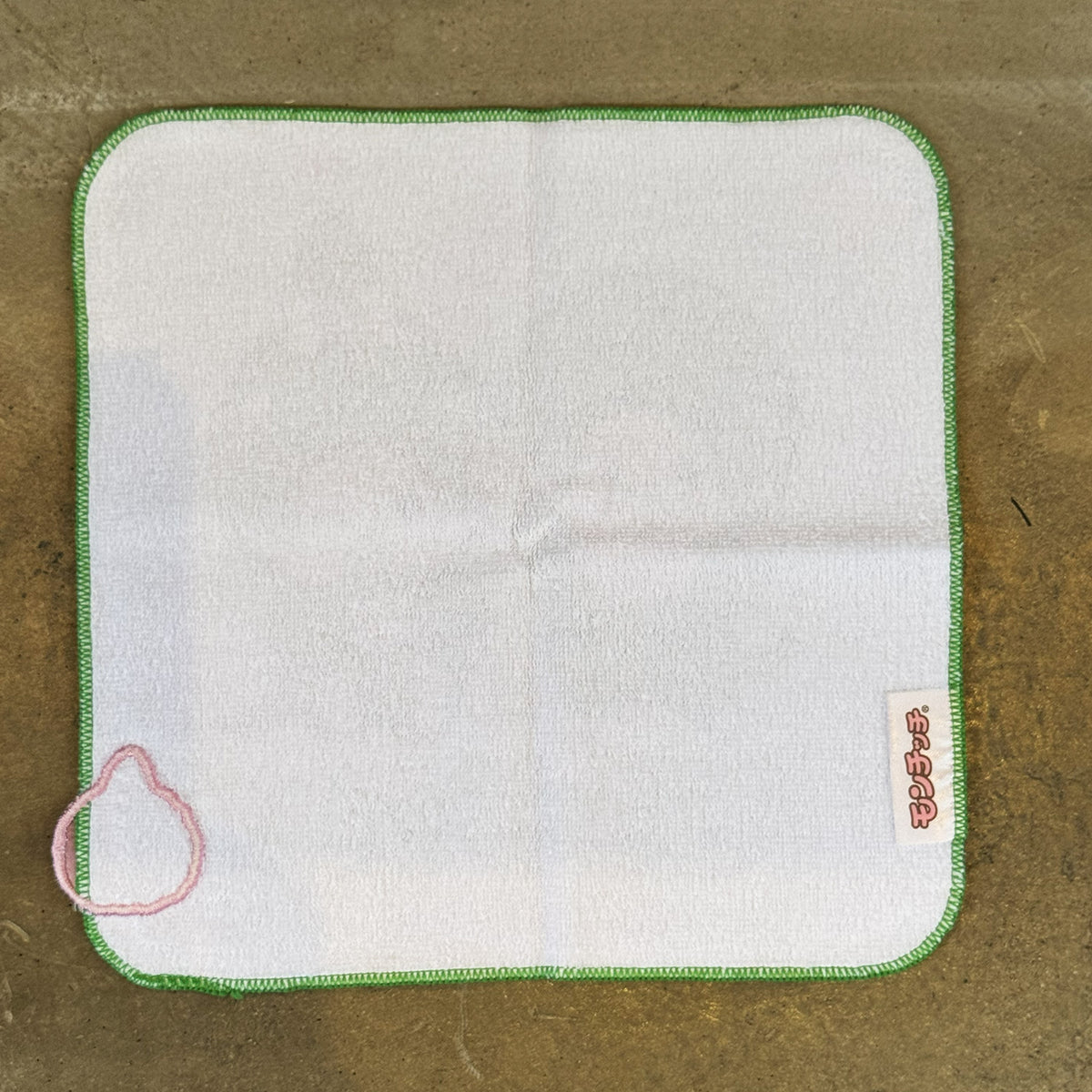 抹茶モンチッチ 刺繍ハンドタオル（GREEN／PINK）